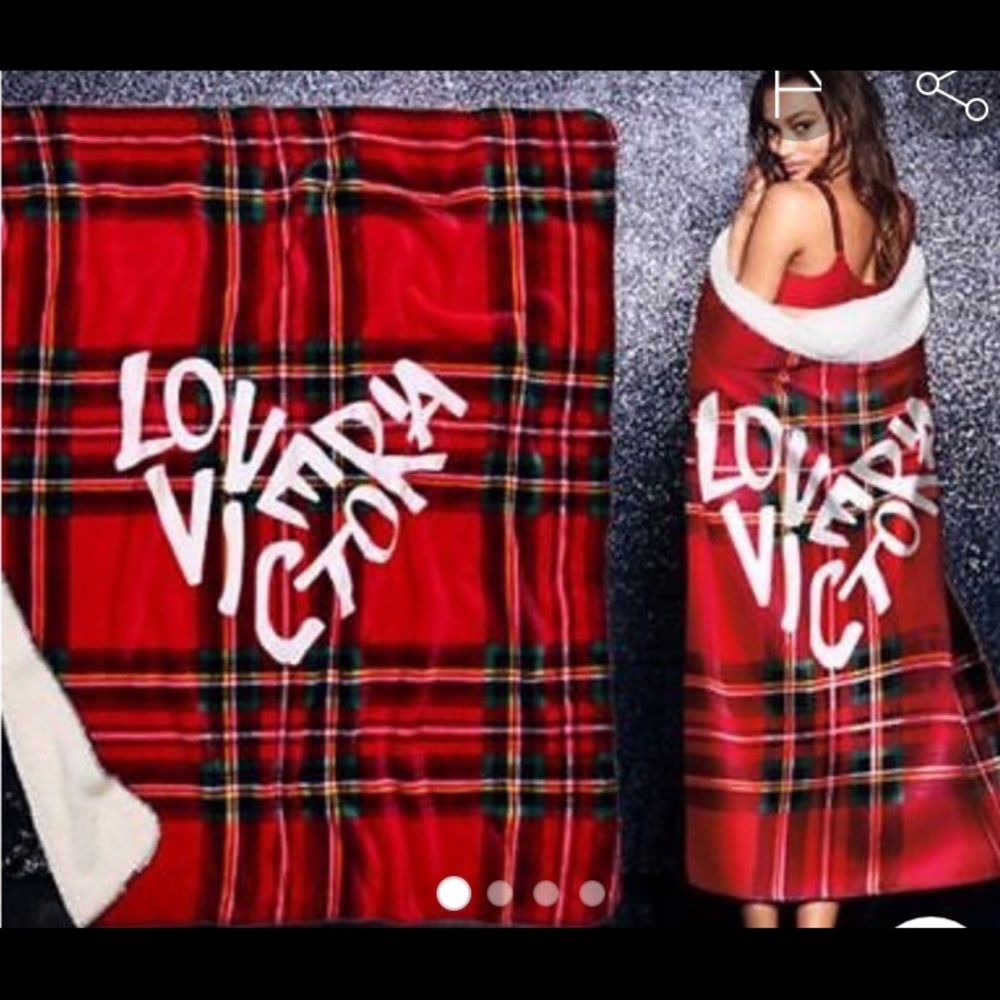 New Victoria’s Secret Plaid Christmas Blanket